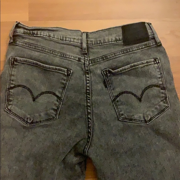 ⚡️SALE⚡️High rise Levi’s Straight Jeans - Picture 5 of 5